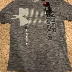 Boys short sleeve Under Armour dry fit